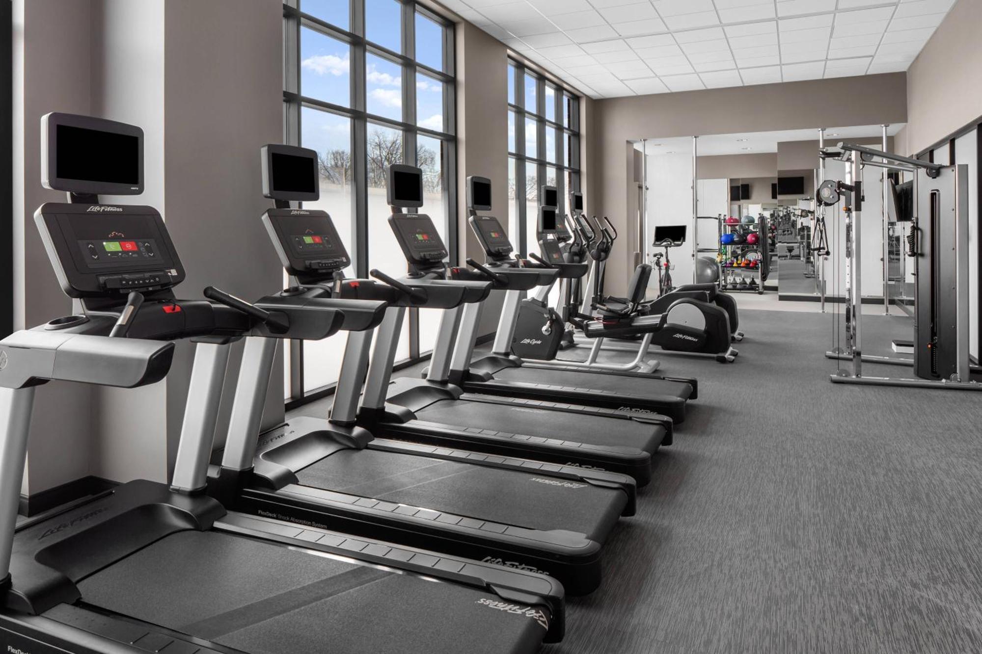 ホテル Courtyard By Marriott Lansing Downtown エクステリア 写真